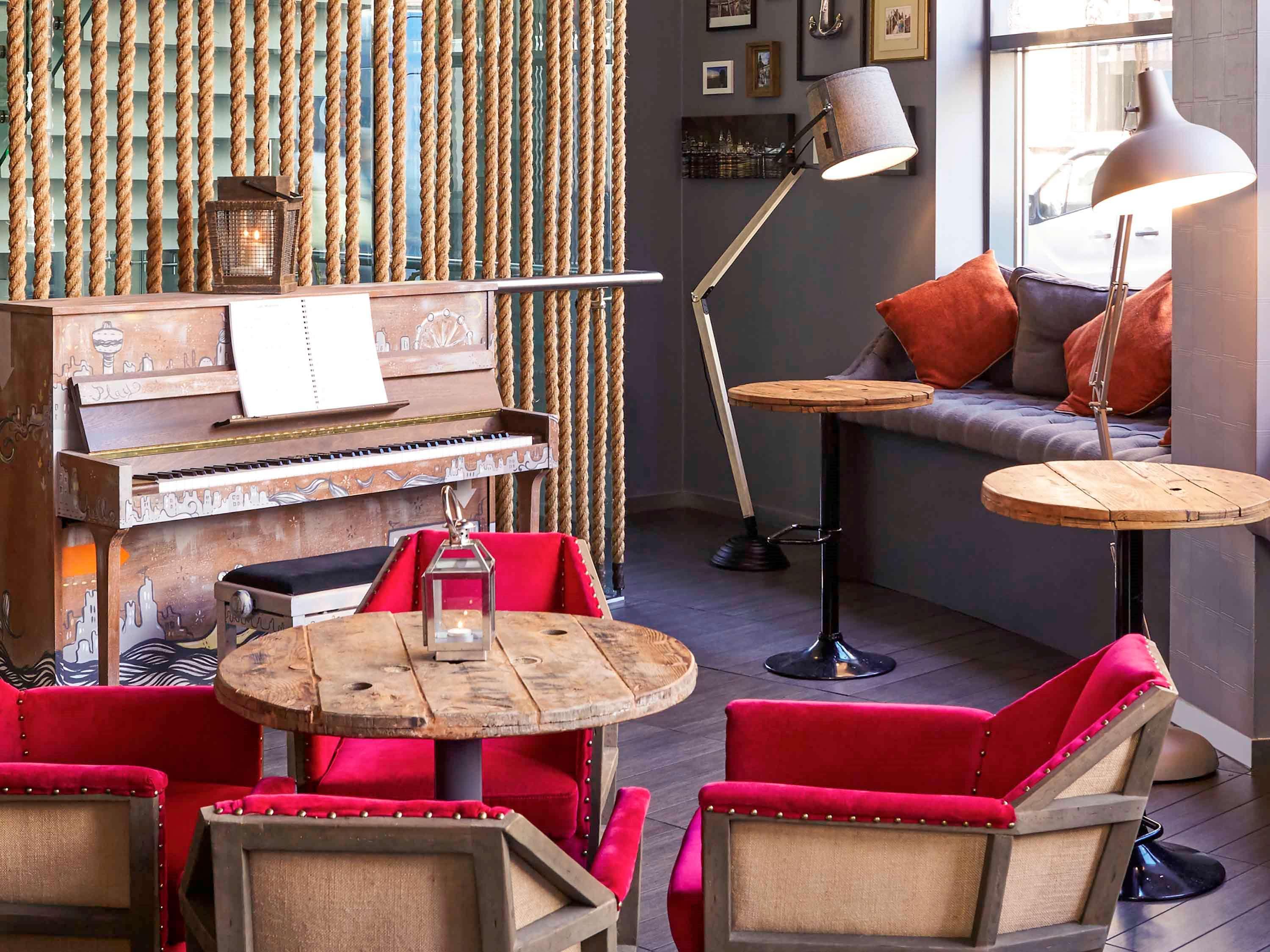 Novotel Centre Hotel 4*