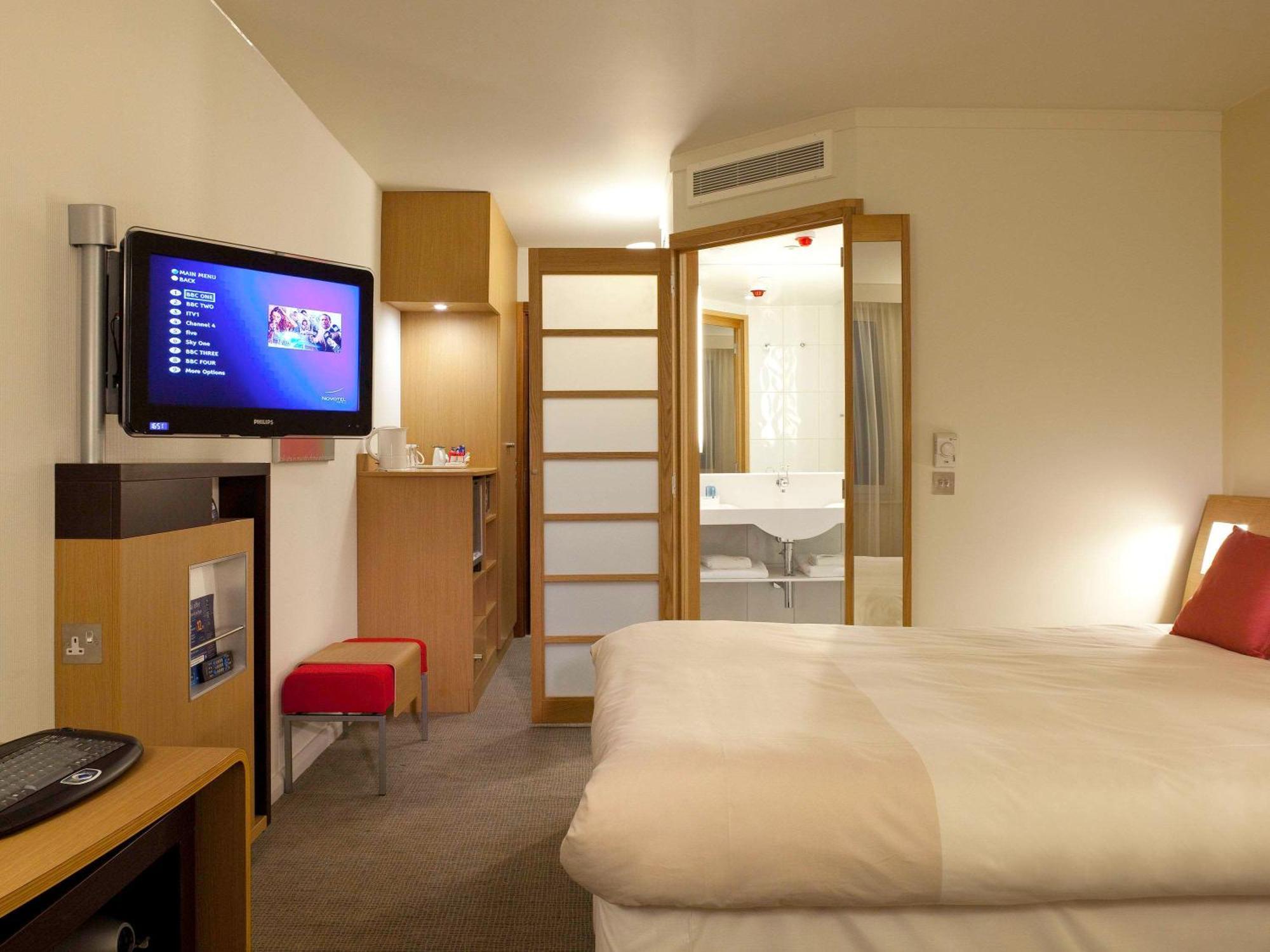 Novotel Centre Hotel 4*