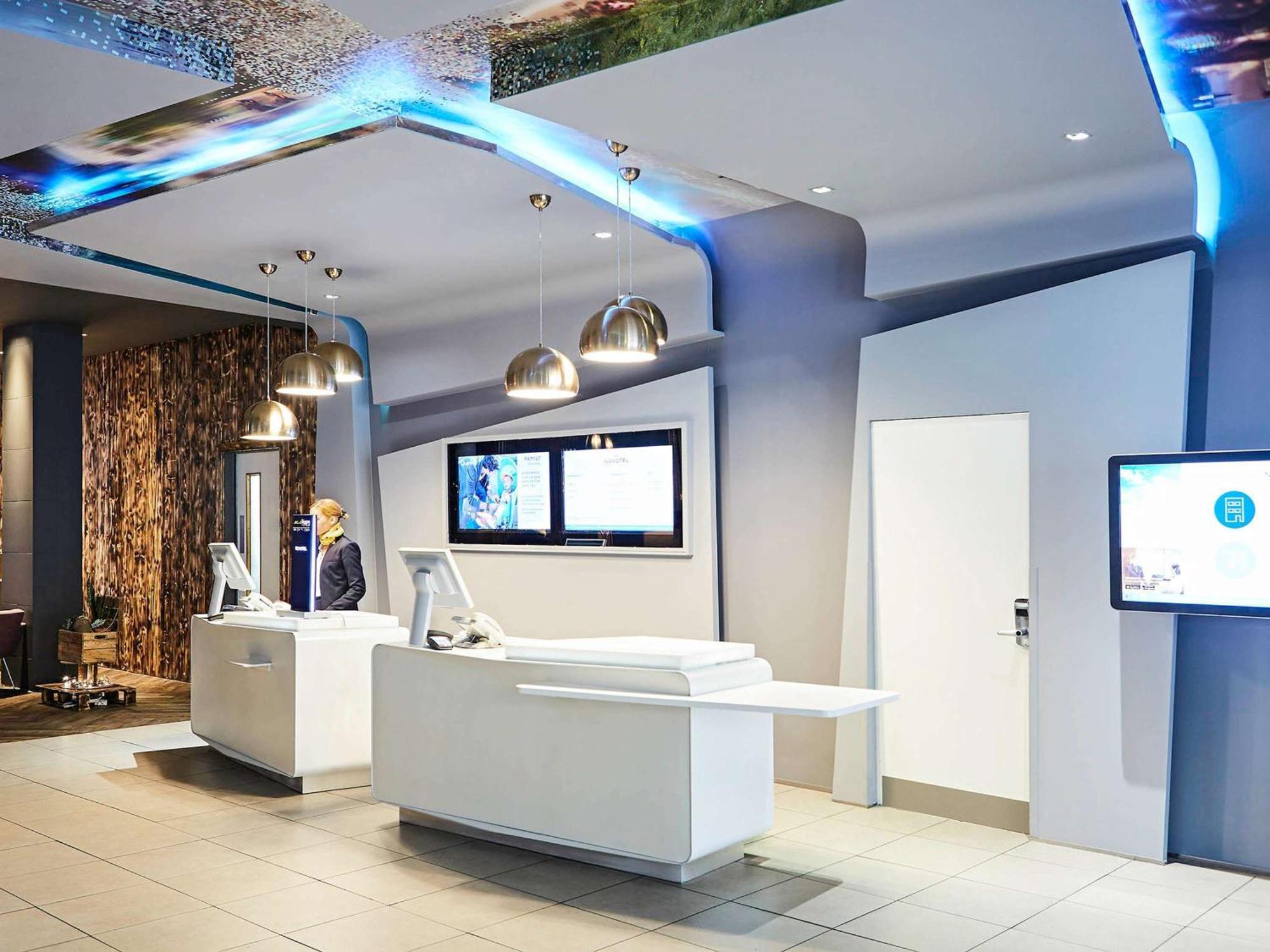 Novotel Centre Hotel 4*